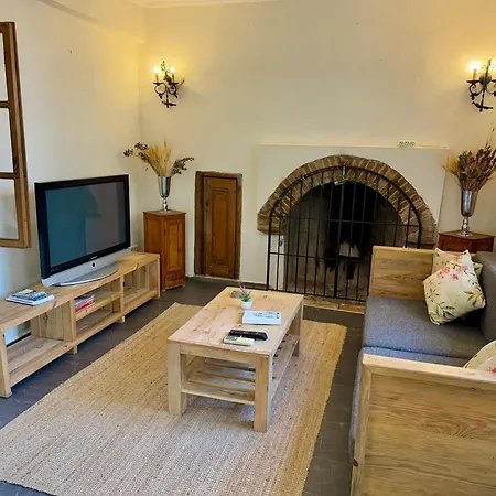 بيت للعطل Old Town Cozy In The Heart Of أنطاليا