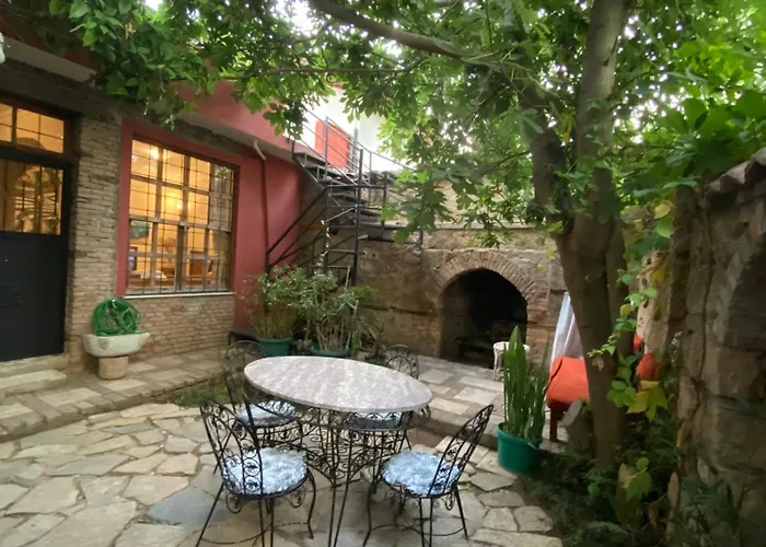 Дом отдыха Old Town Cozy In The Heart Of